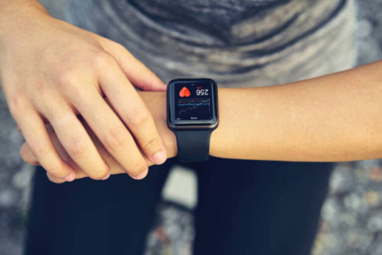 The Intersection of Technology and Health: The Rise of Wearable Devices in Health Monitoring